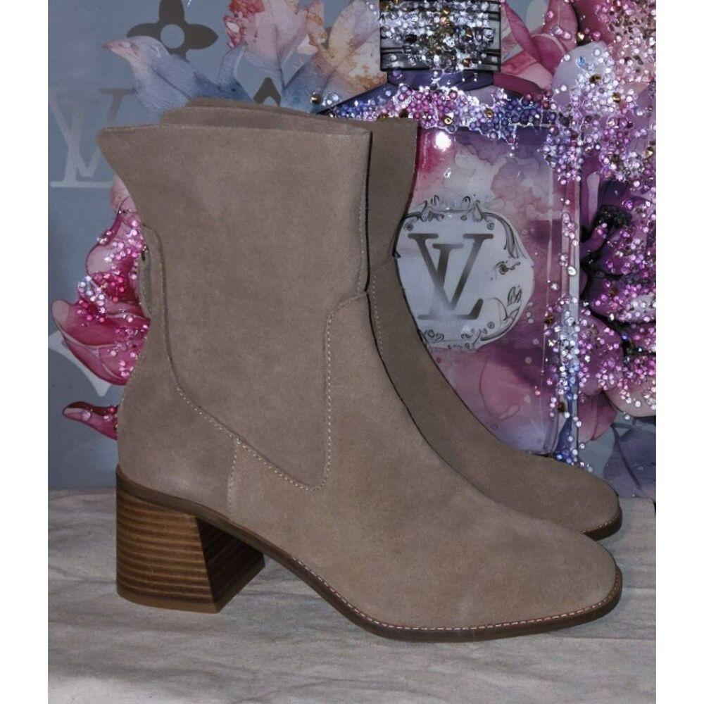 NWOT Kelsi Dagger Brooklyn Suede Boots – 2.5” Stacked Heel – Women’s Size 10